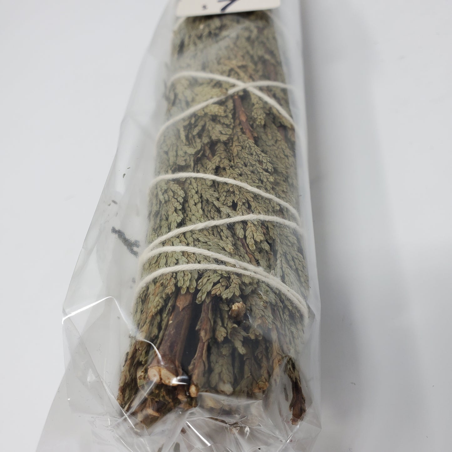 Vees "White Sage & Cedar" Mix 8" Smudge Stick