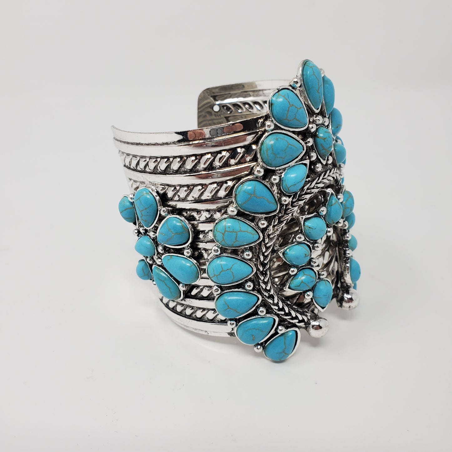 Turquoise colored resin stone bracelet