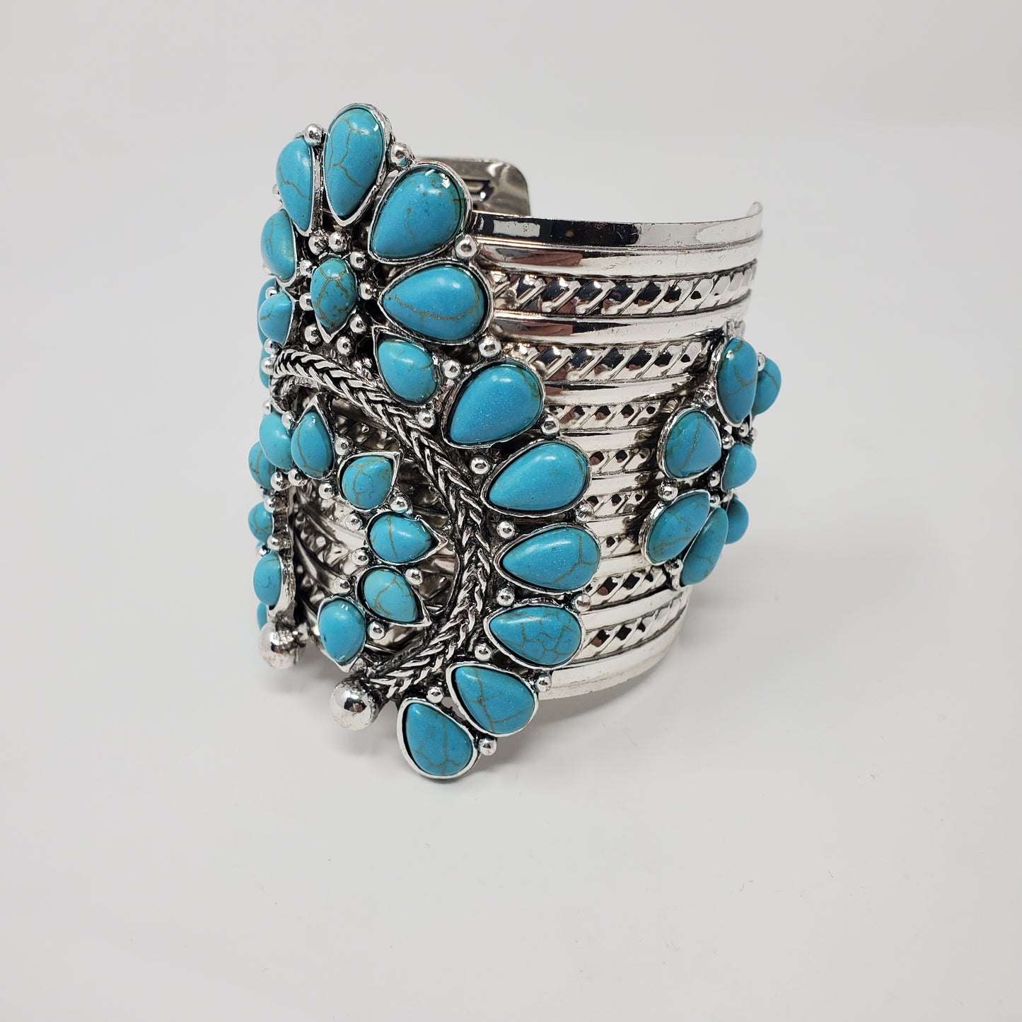 Turquoise colored resin stone bracelet