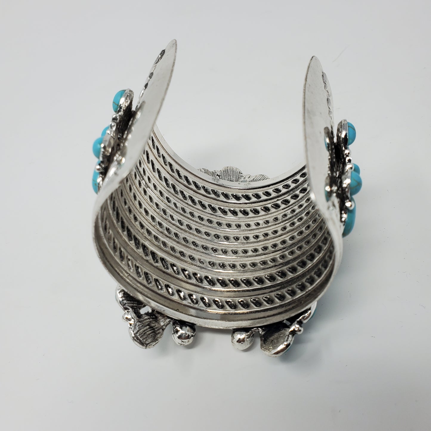 Turquoise colored resin stone bracelet