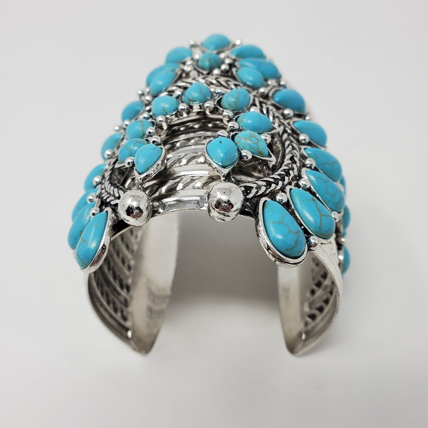 Turquoise colored resin stone bracelet