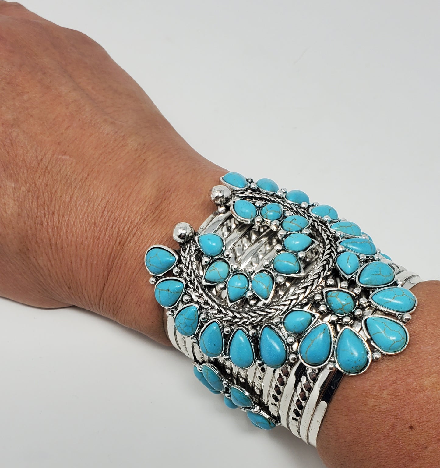 Turquoise colored resin stone bracelet