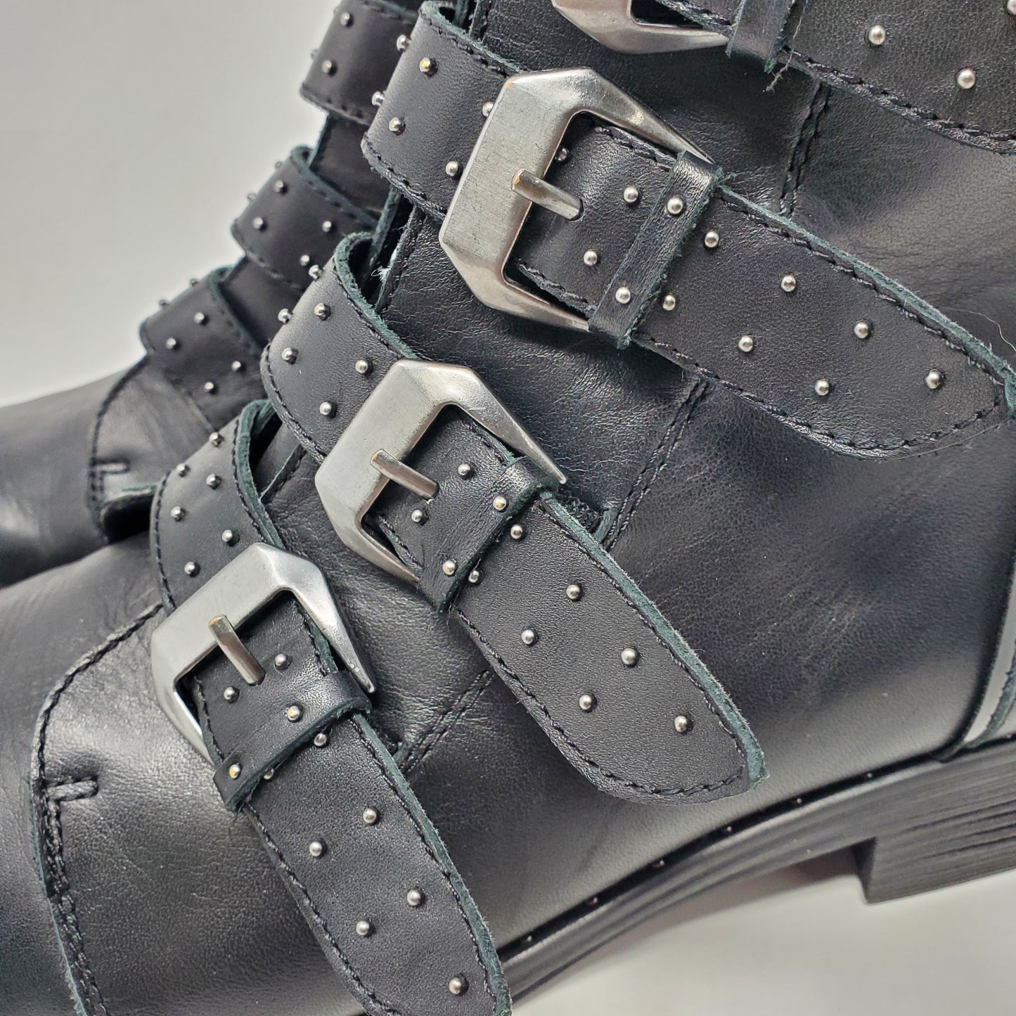 Steve Madden Women's Pursue Black Leather Buckle strap boot Size 10