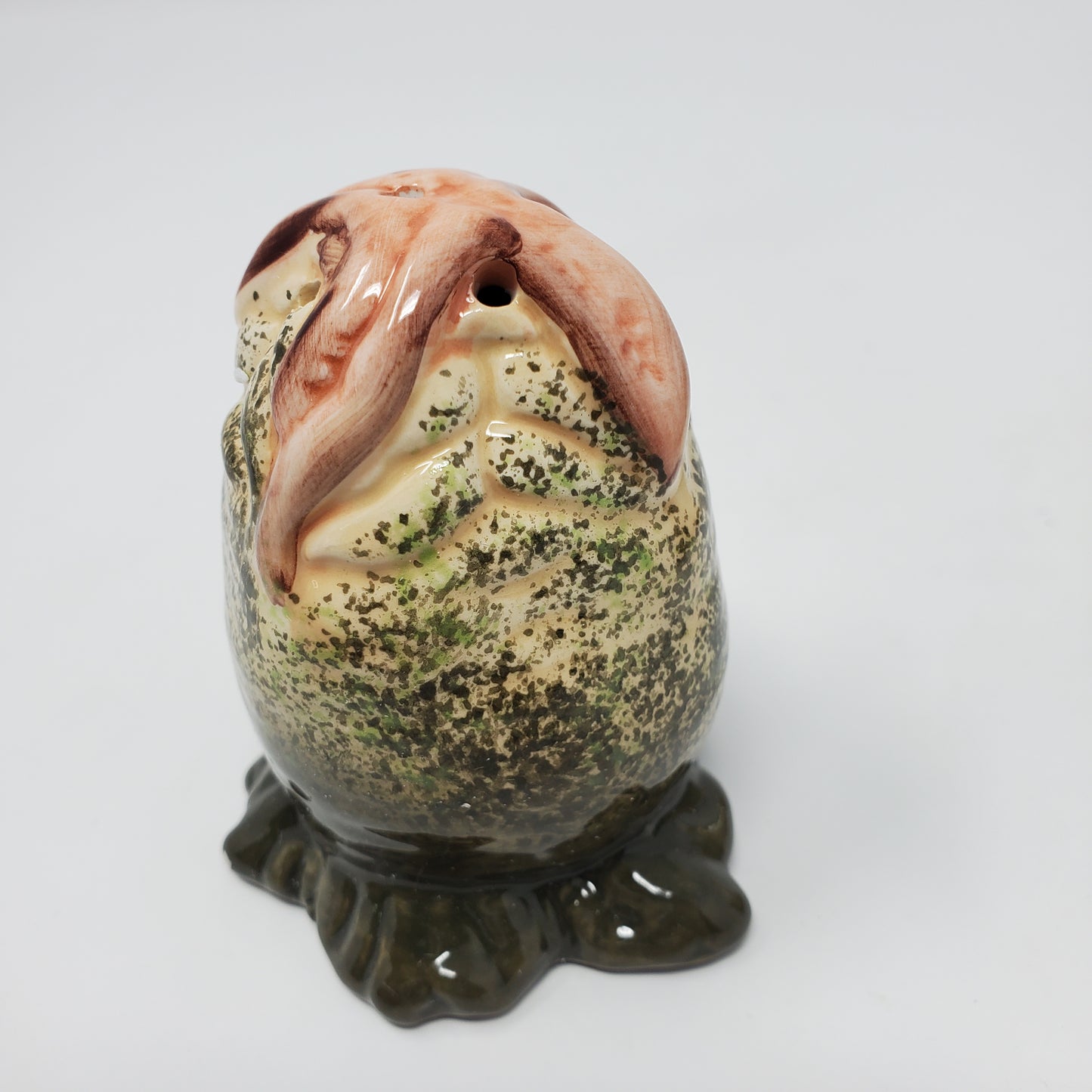 XENOMORPH  EGG  Ceramic Salt and Pepper Shakers