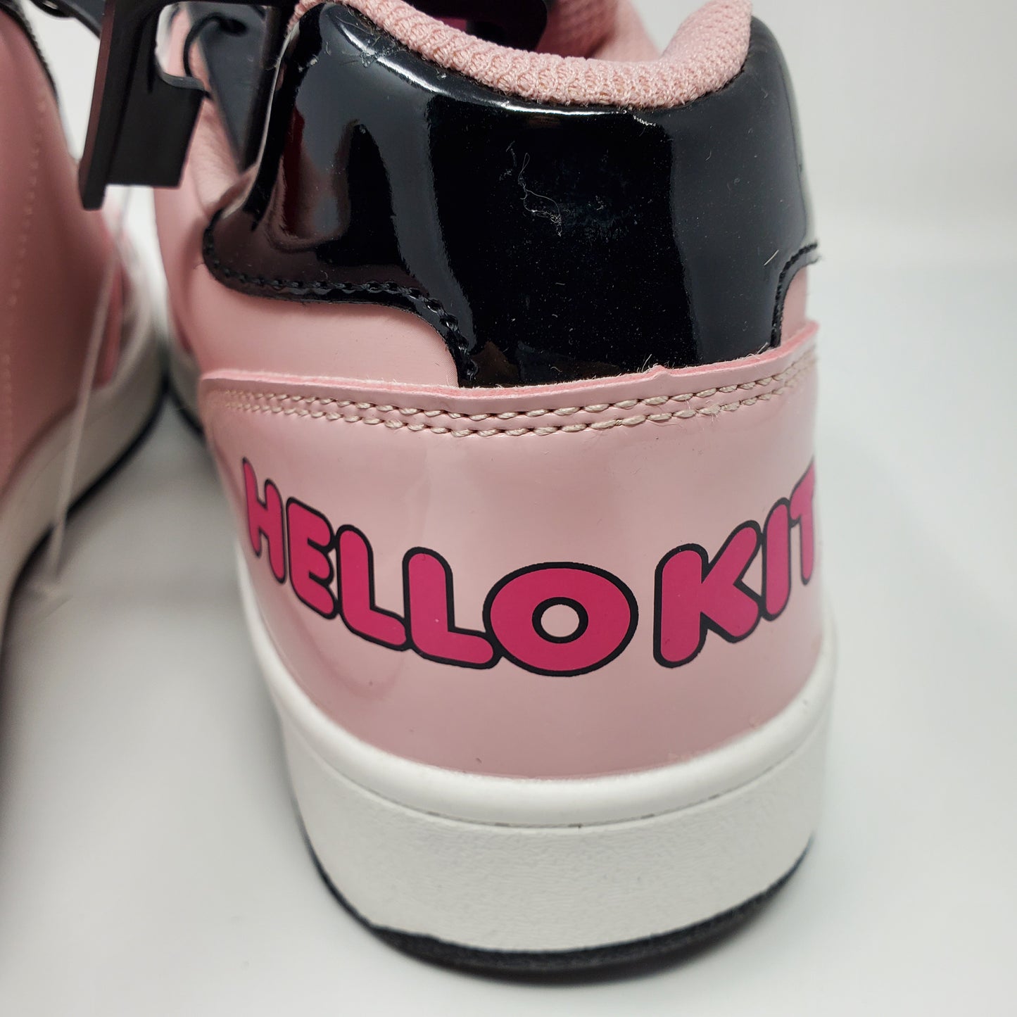 Hello Kitty Womens Sneaker by Sanrio Size 11  NWT