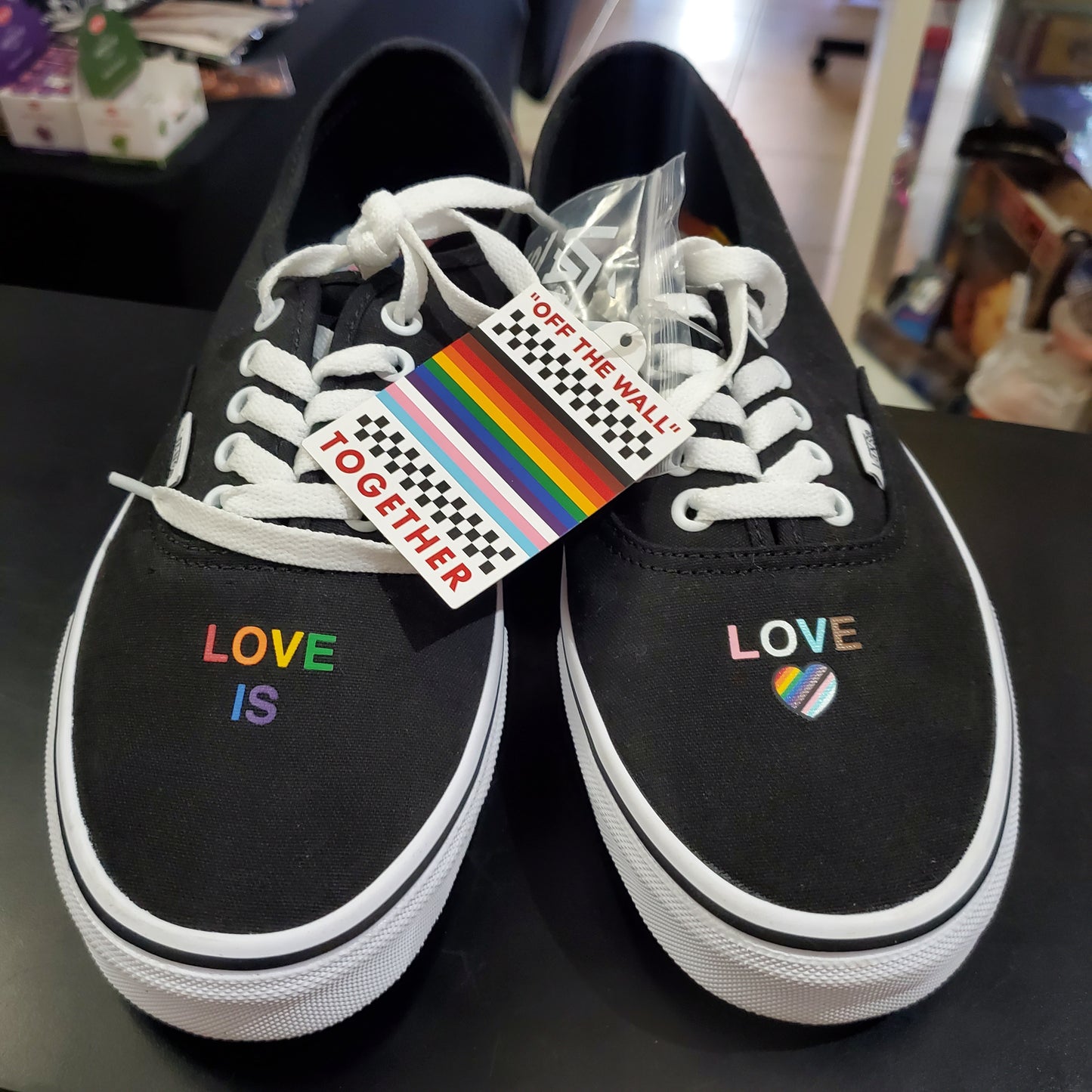 New Van's Pride Collection  Love is Love Shoe Men Size 10