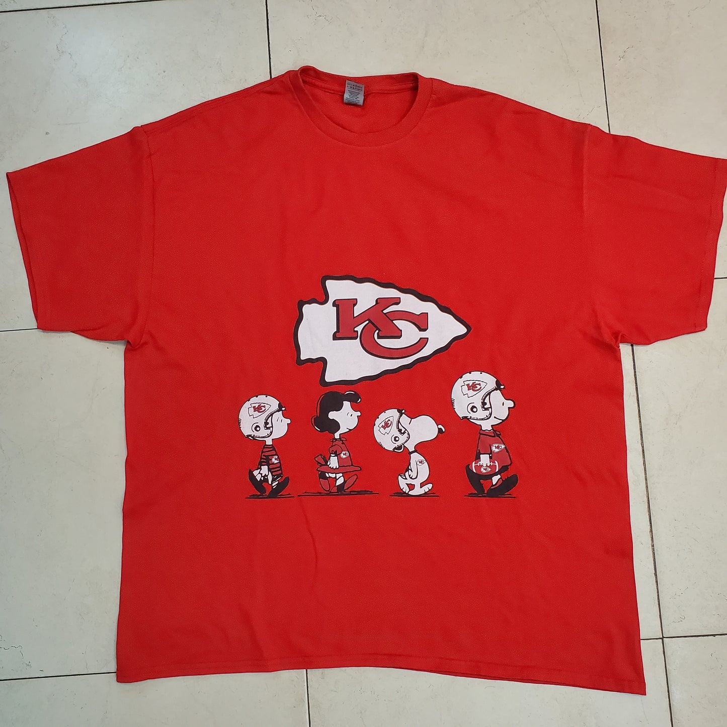 Vintage Kansas City Chiefs with Peanuts theme 2XL tshirt