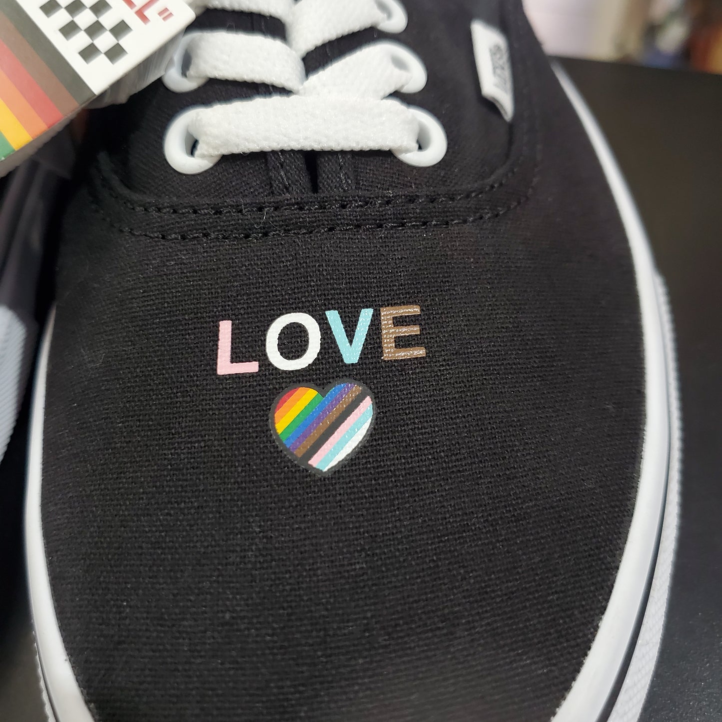 New Van's Pride Collection  Love is Love Shoe Men Size 10